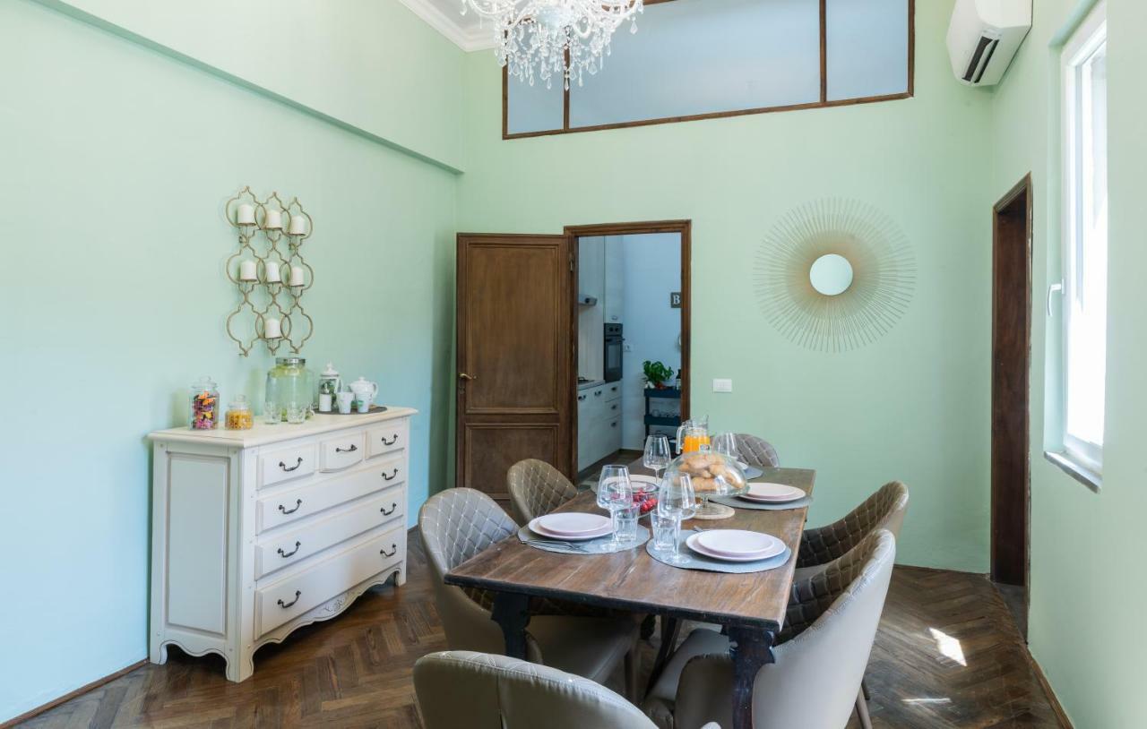 Historic Center Palace - Huge 4 Bedrooms Santa Croce Apartment - By LikehomeFlorença Exterior foto