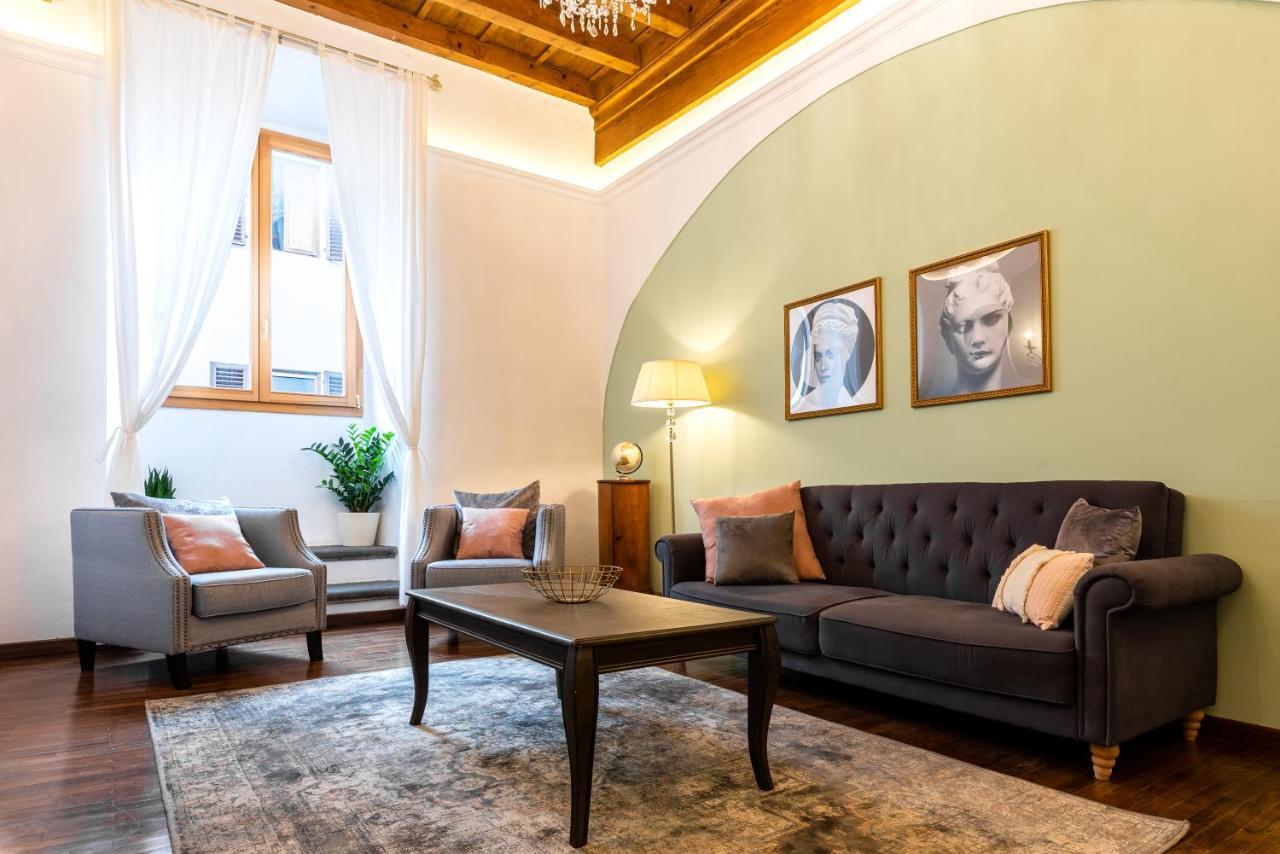 Historic Center Palace - Huge 4 Bedrooms Santa Croce Apartment - By LikehomeFlorença Exterior foto