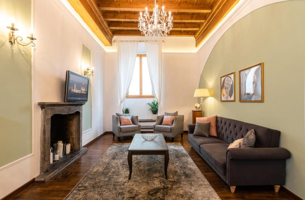 Historic Center Palace - Huge 4 Bedrooms Santa Croce Apartment - By LikehomeFlorença Exterior foto