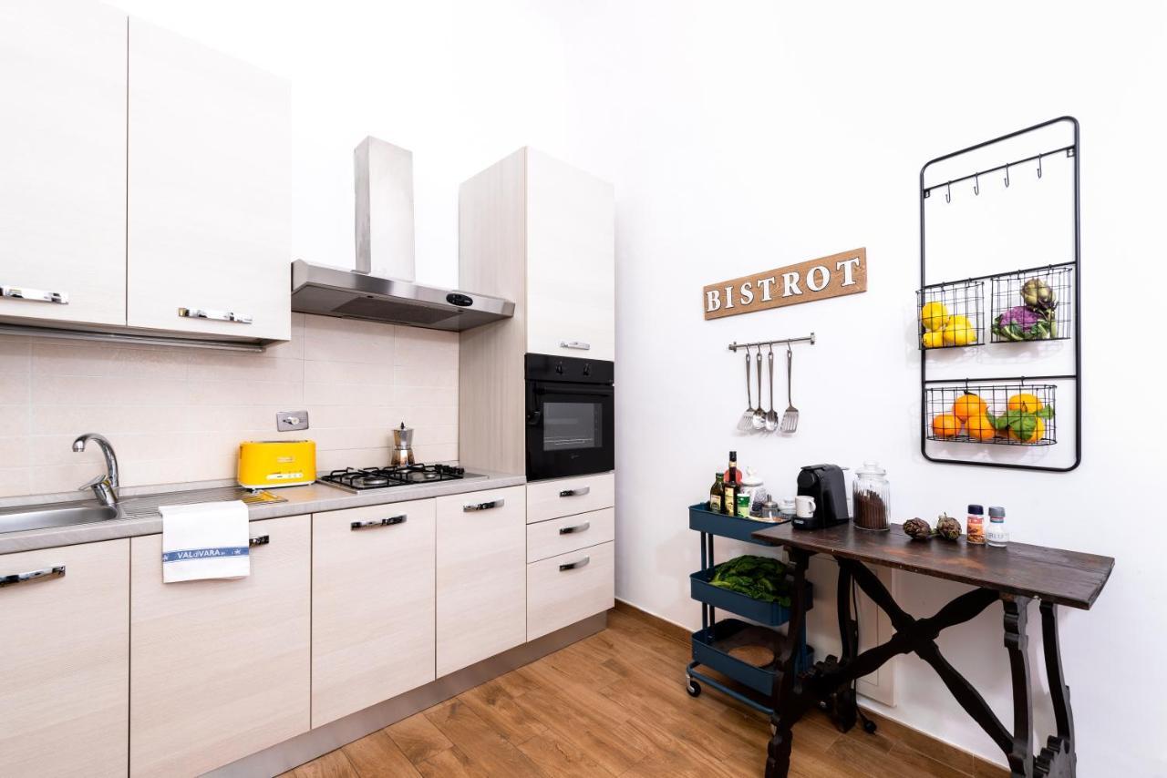 Historic Center Palace - Huge 4 Bedrooms Santa Croce Apartment - By LikehomeFlorença Exterior foto