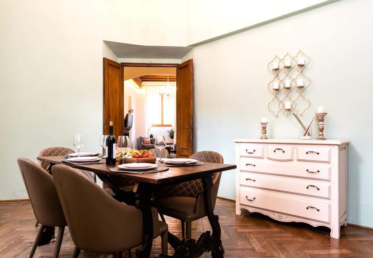 Historic Center Palace - Huge 4 Bedrooms Santa Croce Apartment - By LikehomeFlorença Exterior foto